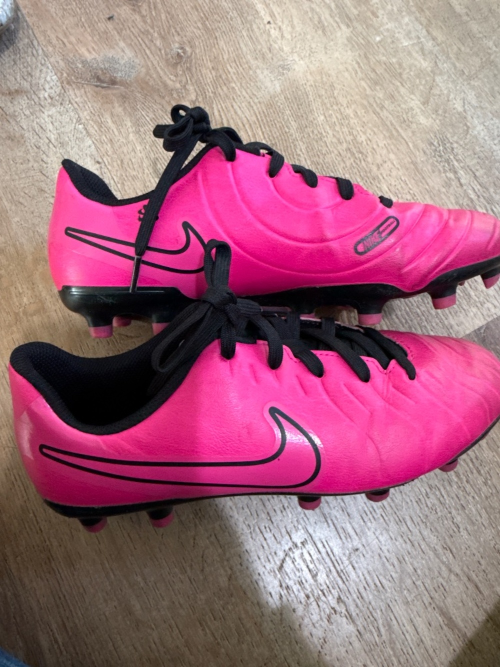 Nike Jr. Tiempo Legend 10 Club Soccer Cleat - Kids' size 4